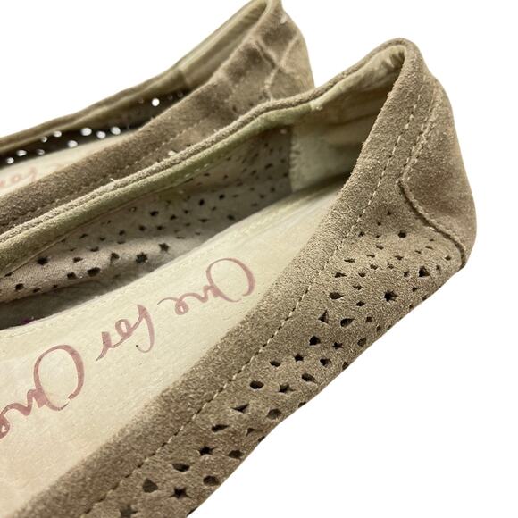 Toms Beige Taupe Casual Flats Boho Slip On Loafers Laser Cut Outs Shoes sz 8 - Picture 10 of 16